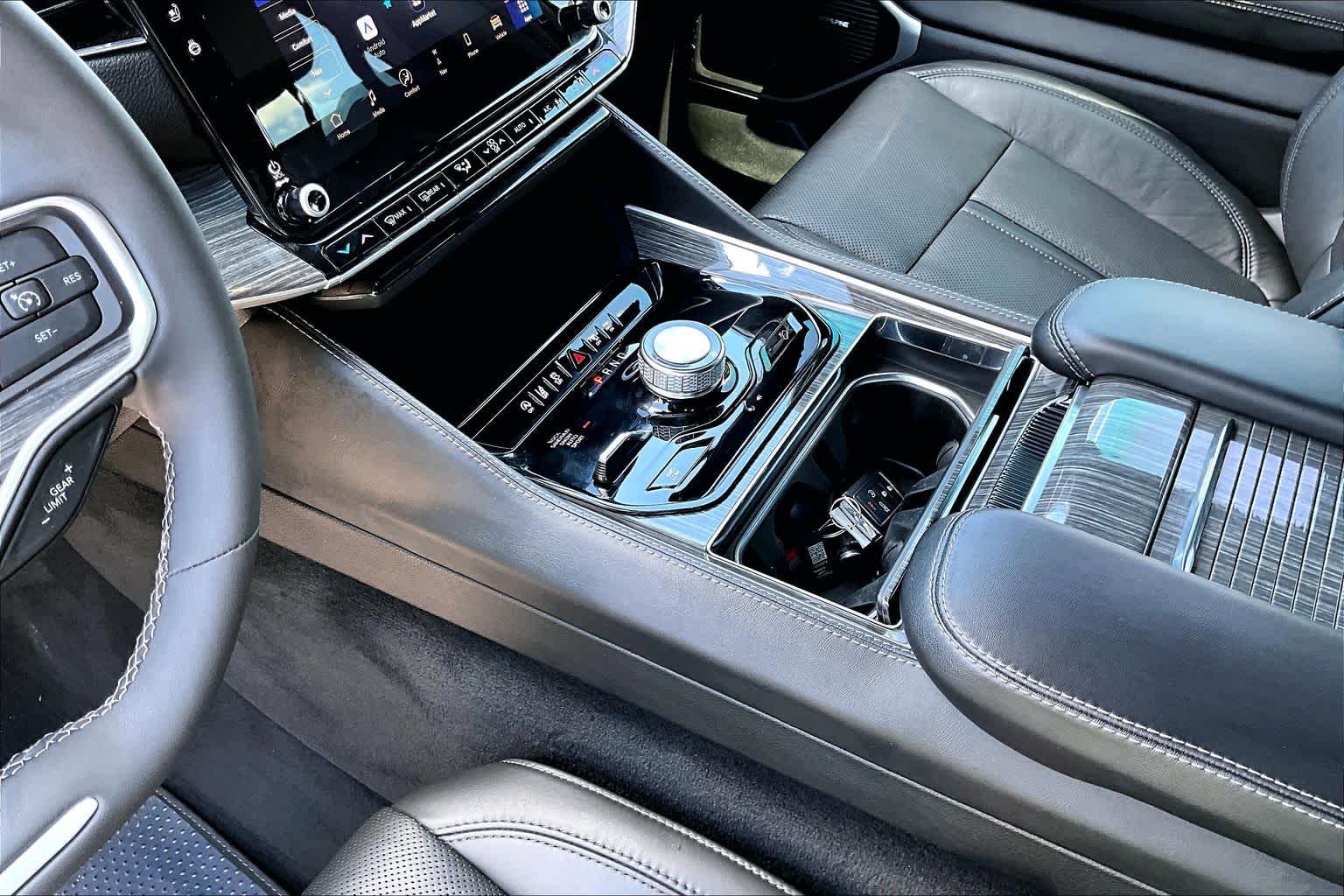 2022 Jeep Wagoneer