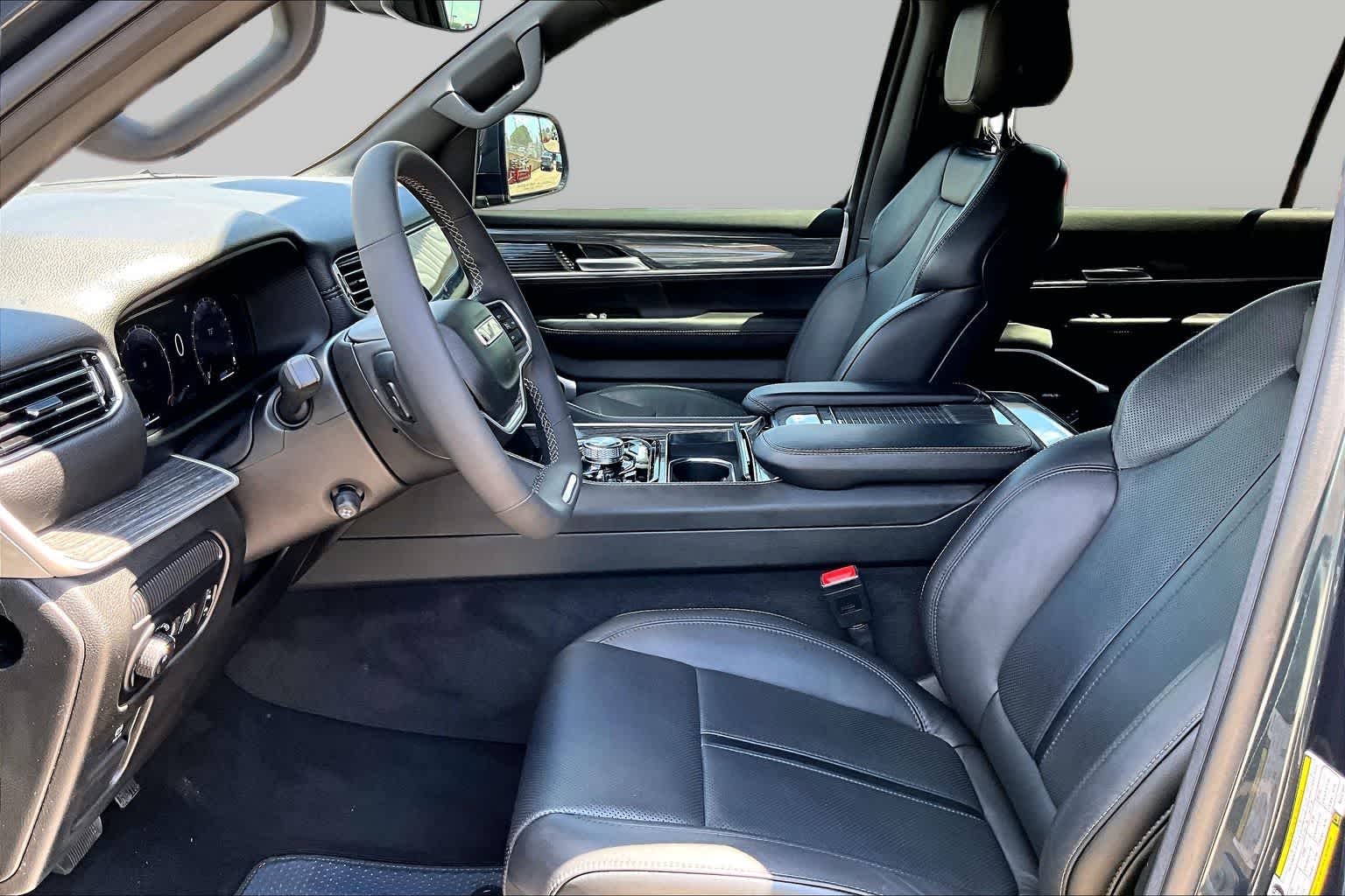 2022 Jeep Wagoneer