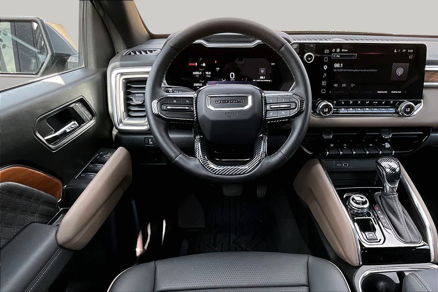 2025 GMC Canyon