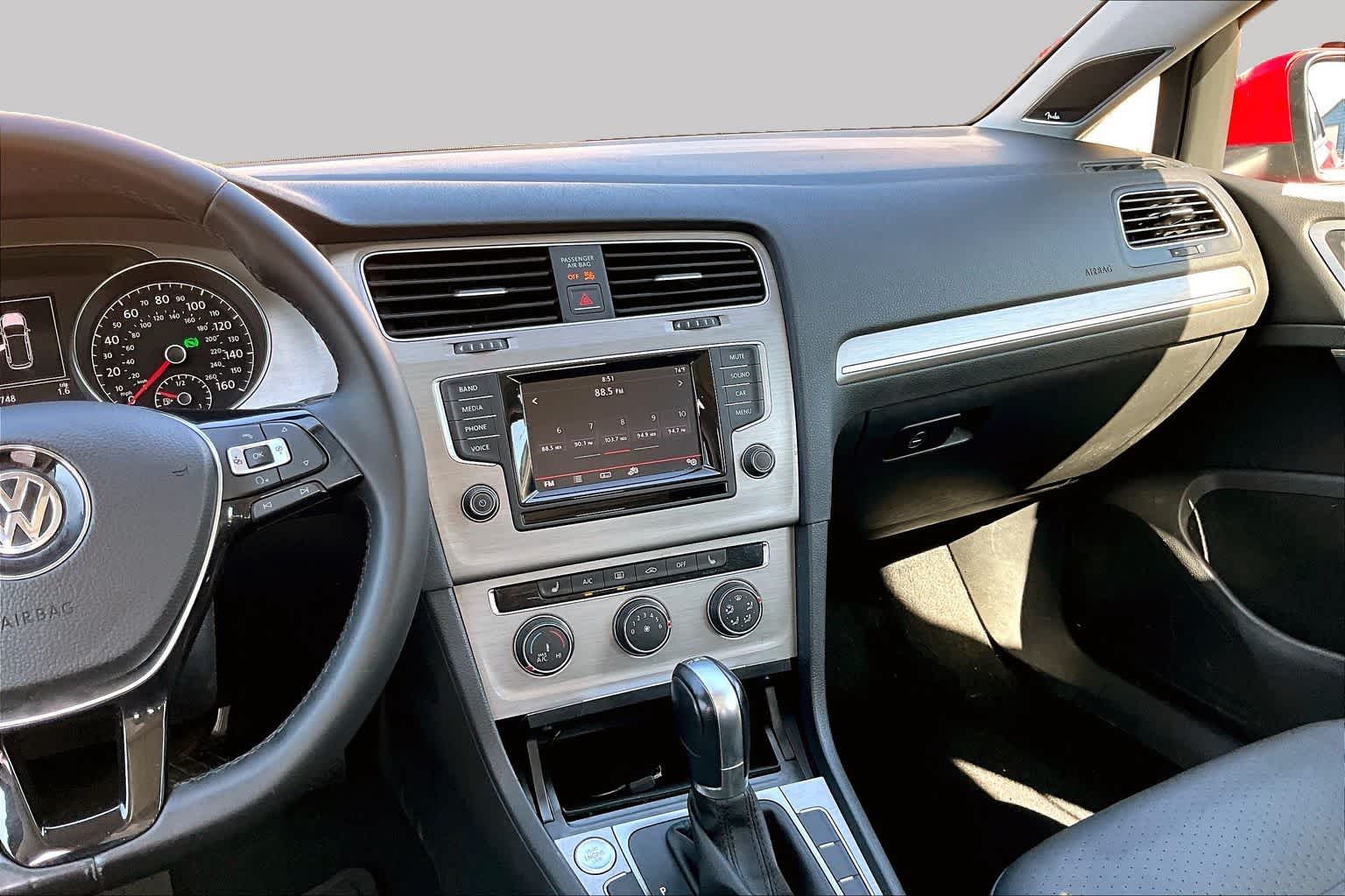2015 Volkswagen Golf SportWagen