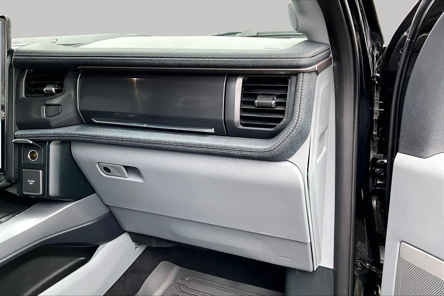 2025 Ford F-150 Lightning