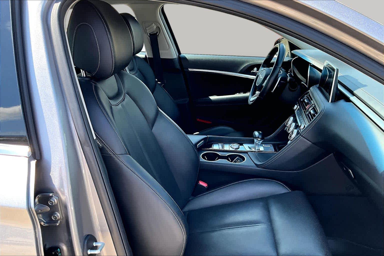 2020 Genesis G70