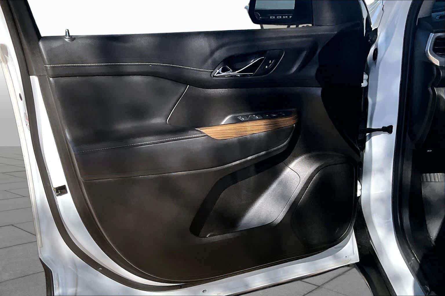 2022 GMC Acadia