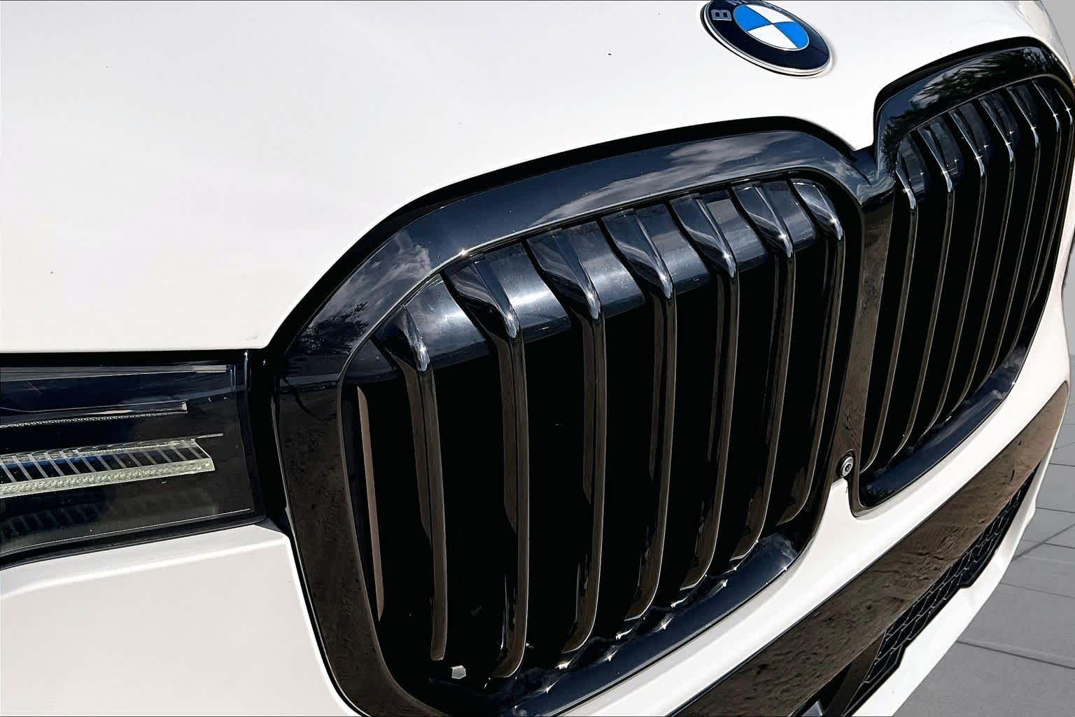 2021 BMW X7 M50i