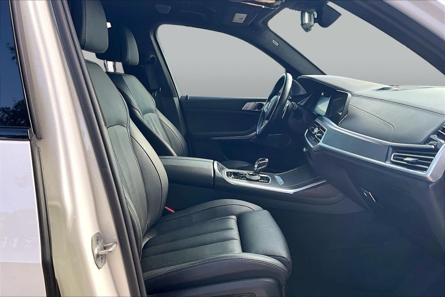 2021 BMW X7 M50i