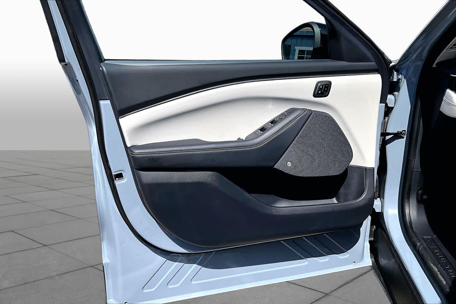 2025 Ford Mustang Mach-E