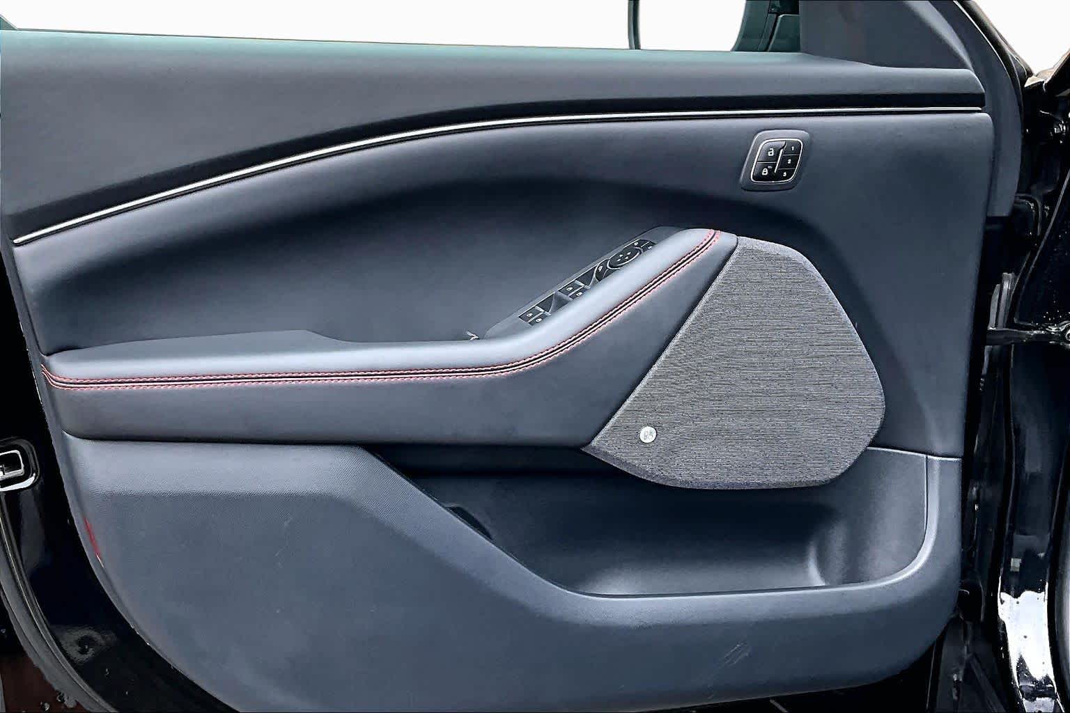 2025 Ford Mustang Mach-E