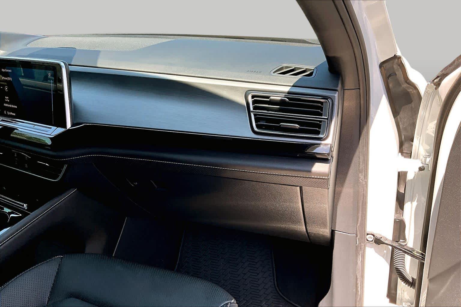 2025 Volkswagen Atlas Cross Sport