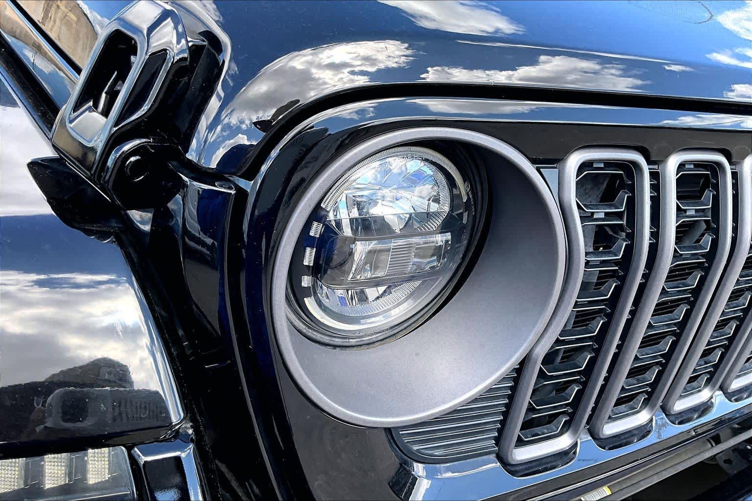 2024 Jeep Gladiator