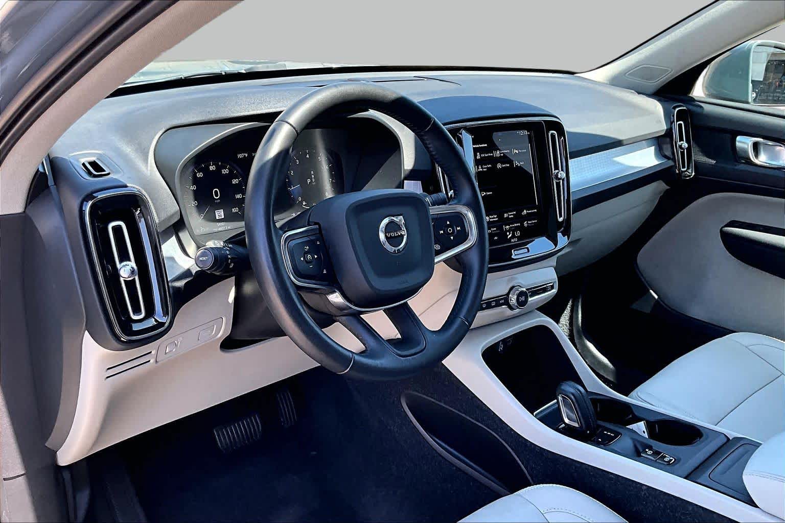 2021 Volvo XC40