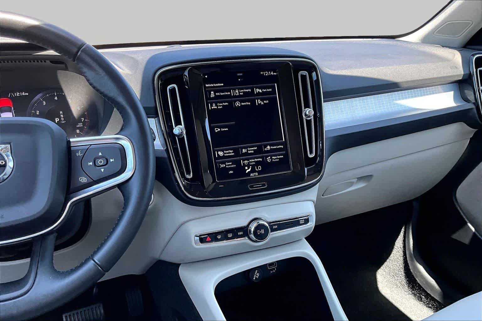2021 Volvo XC40