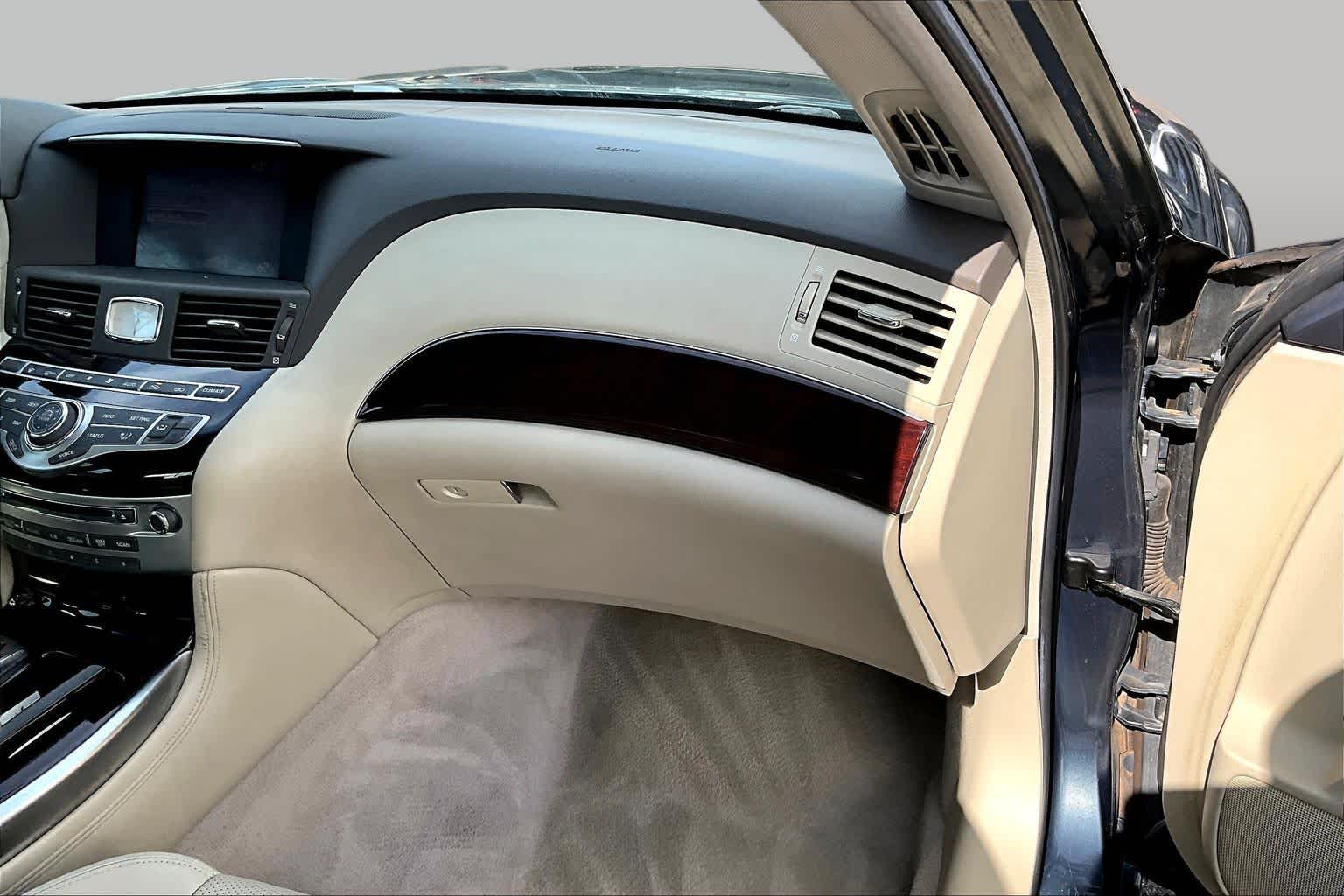 2012 INFINITI M37