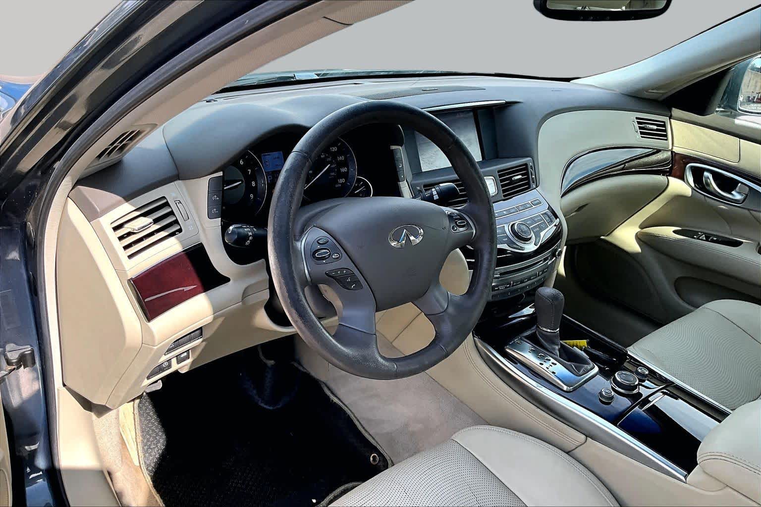 2012 INFINITI M37