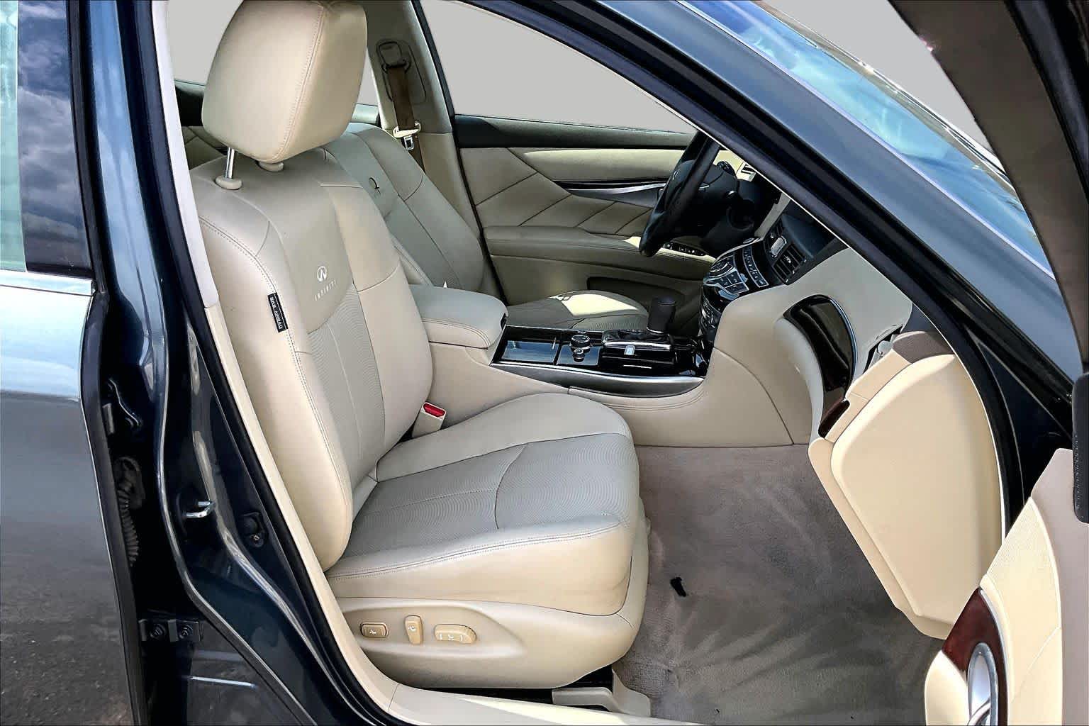 2012 INFINITI M37
