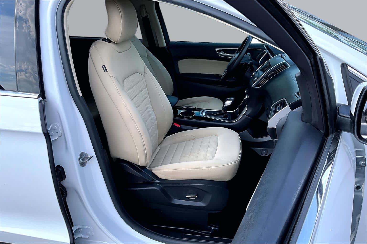 2017 Ford Edge