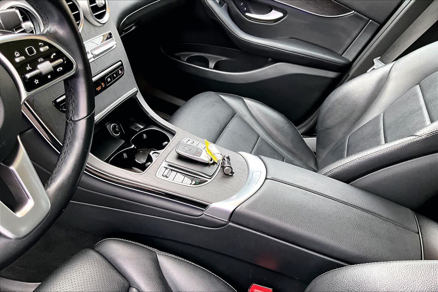 2021 Mercedes-Benz GLC 300